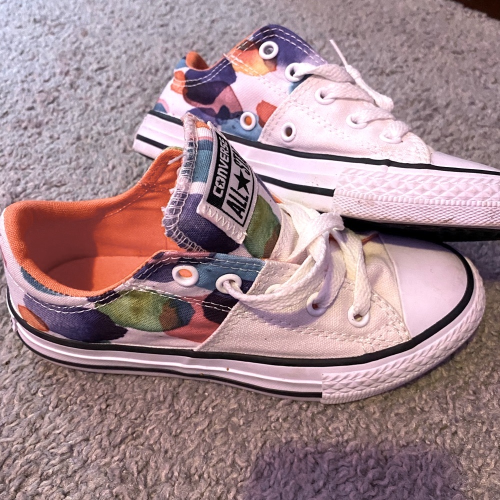 Little Girl Converse All*Star shoes💜🧡💛